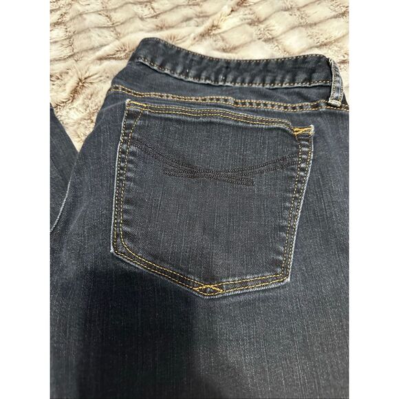 Women's Gap 1969 Flared Dark Blue Jeans Size 16 curvy - Picture 2 of 6